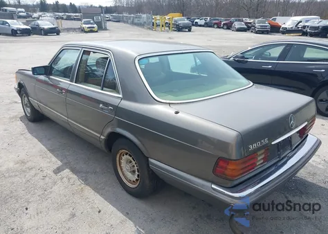 1984 Mercedes-Benz 380 Se z USA, uszkodzony, nr VIN WDBCA32A9EA062482